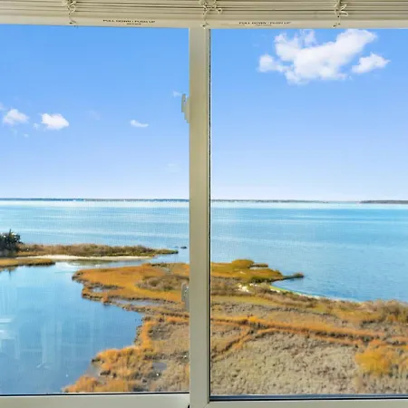 Convention Center Bay Front 2 Bedroom Condo