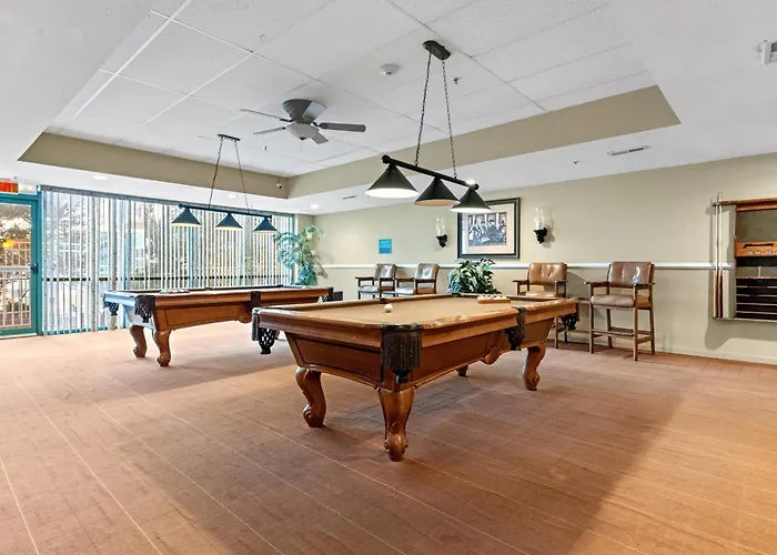 Bayfront 2br Windoor Pool By Convention Center Ocean City