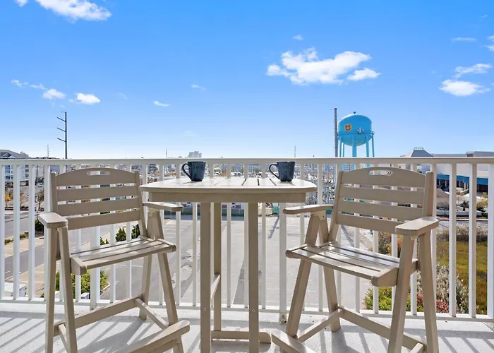 Bayfront 2br Windoor Pool By Convention Center Holiday home